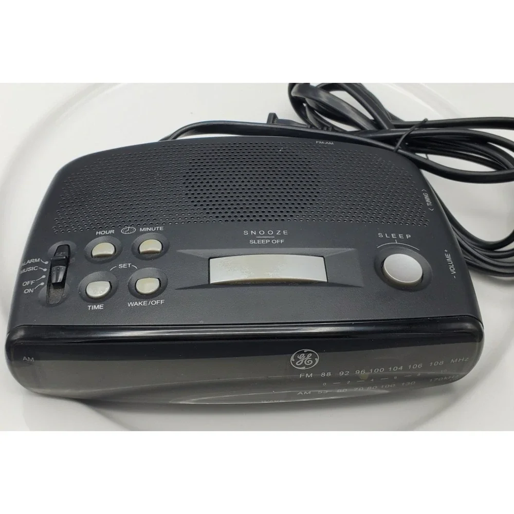 Vintage GE 7-4836B AM/FM Digital Alarm Clock Radio Snooze  Black Green LED Retro